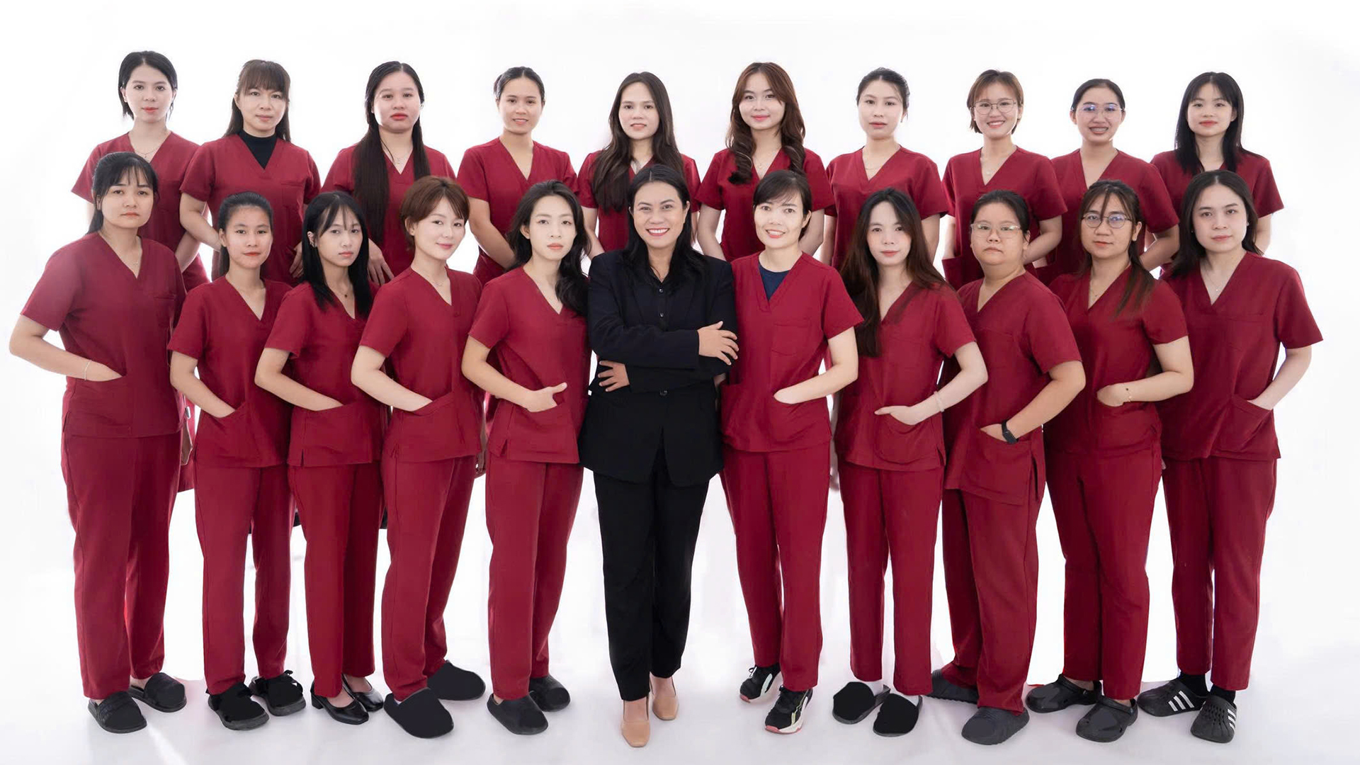 Nền tảng thiết bị và quy trình của Diamond Dental Group