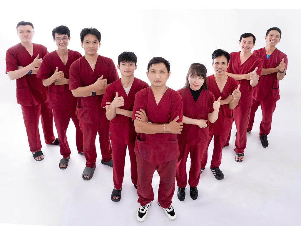 Đội mẫu Diamond Dental Group